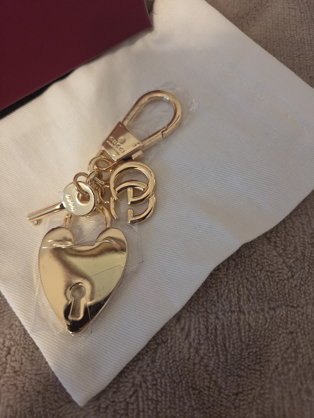 Gucci Heart Padlock Key Charm - Picture 3 of 4